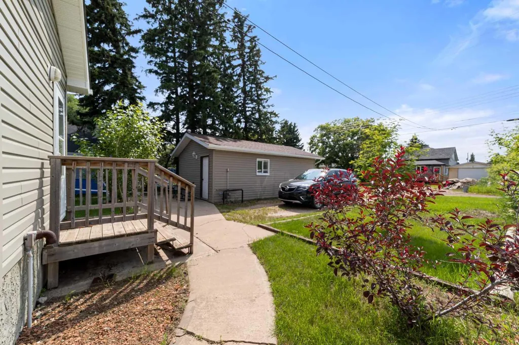5016 53 Street Killam AB T0B 2L0