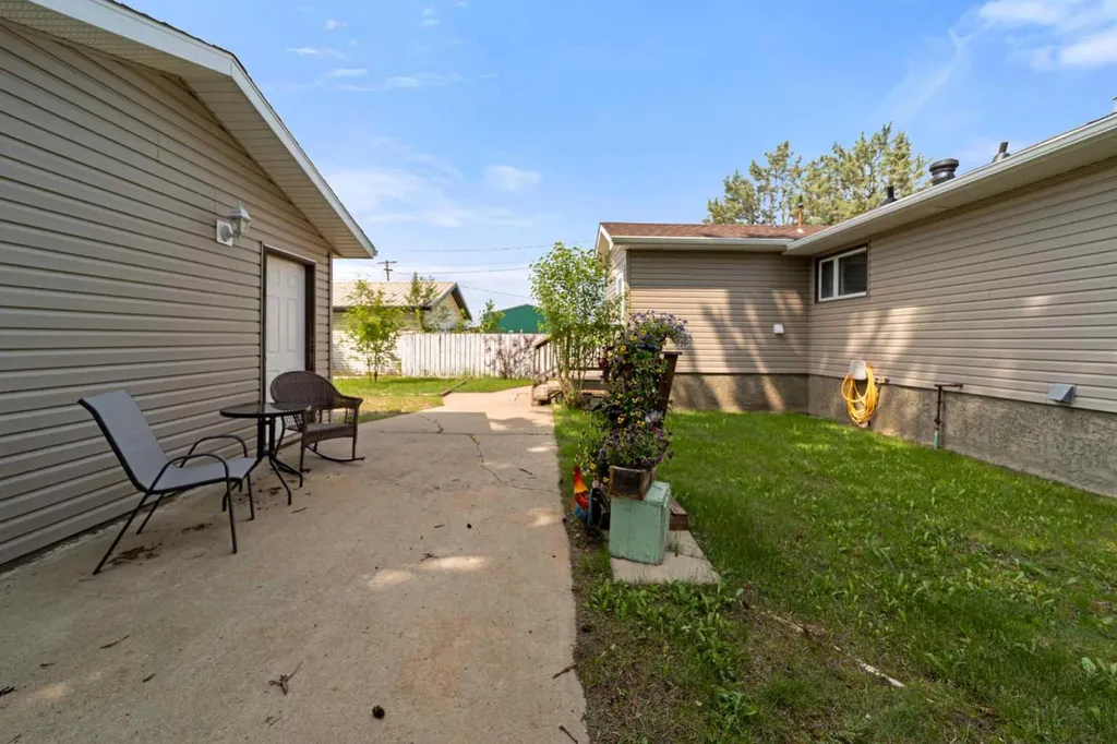 5016 53 Street Killam AB T0B 2L0