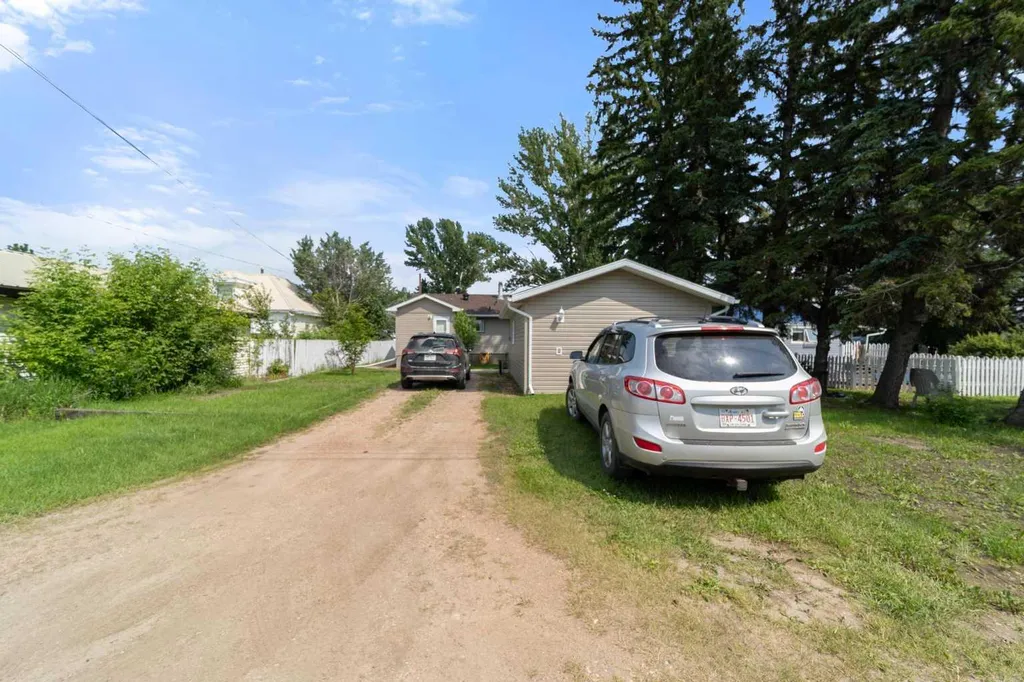 5016 53 Street Killam AB T0B 2L0