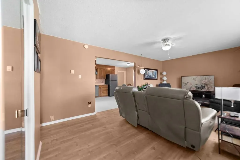 5016 53 Street Killam AB T0B 2L0