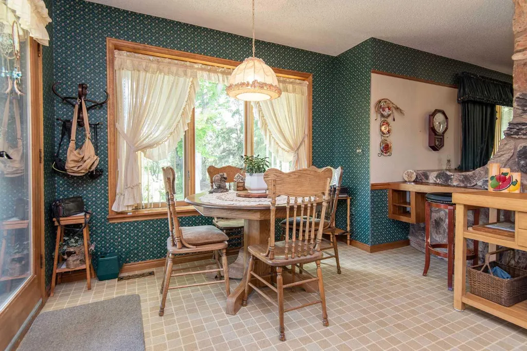 28319 Township Road 384 Rural Red Deer County AB T4S 2A4