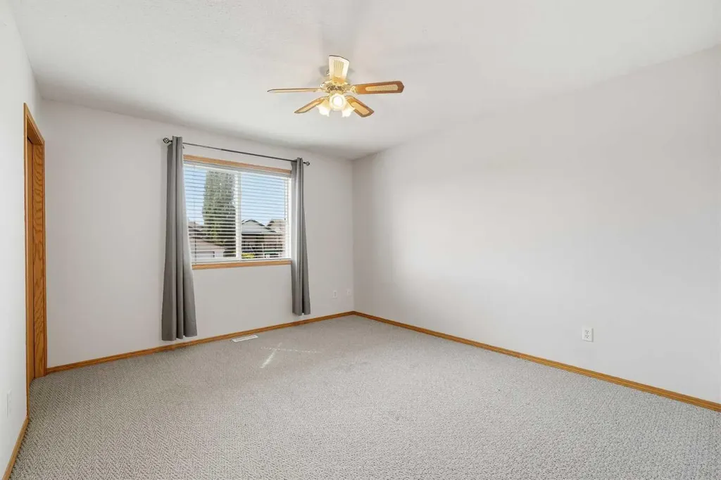 22 Lanterman Close Red Deer AB T4R 3K3