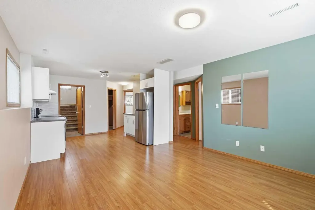 22 Lanterman Close Red Deer AB T4R 3K3