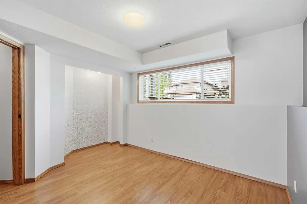 22 Lanterman Close Red Deer AB T4R 3K3