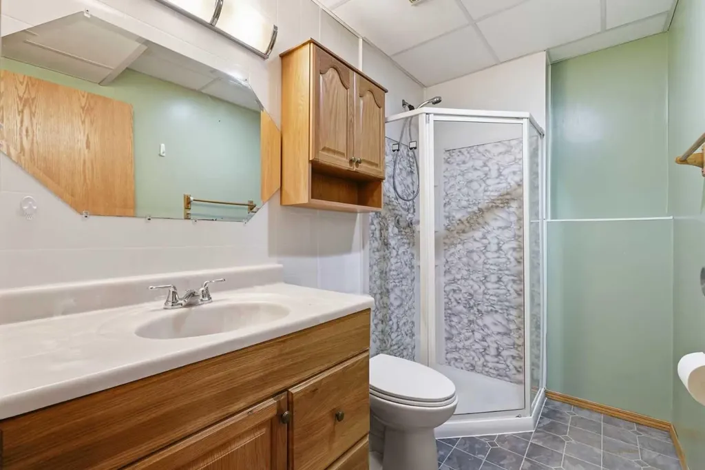 22 Lanterman Close Red Deer AB T4R 3K3