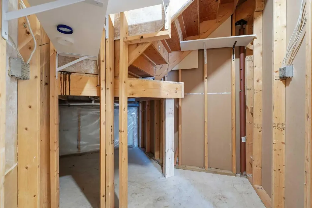 22 Lanterman Close Red Deer AB T4R 3K3