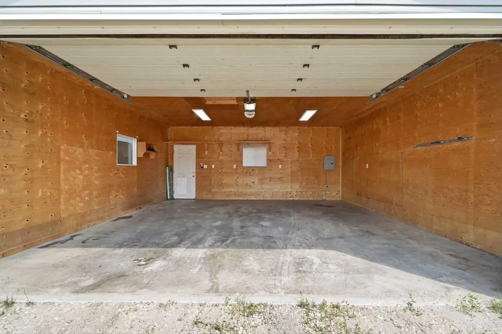 22 Lanterman Close Red Deer AB T4R 3K3