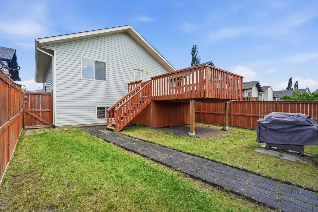 22 Lanterman Close Red Deer AB T4R 3K3