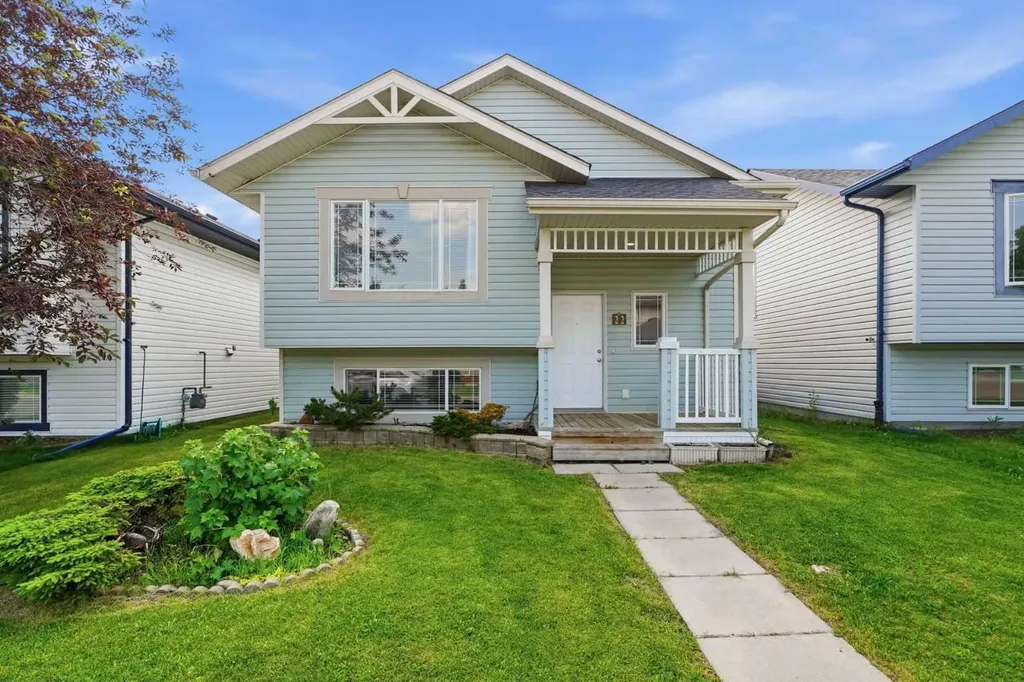22 Lanterman Close Red Deer AB T4R 3K3