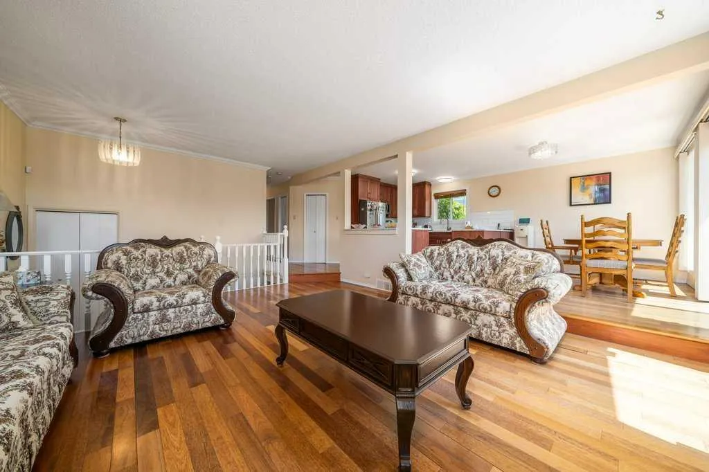 510 1 Street NW Medicine Hat AB T1A 6H8