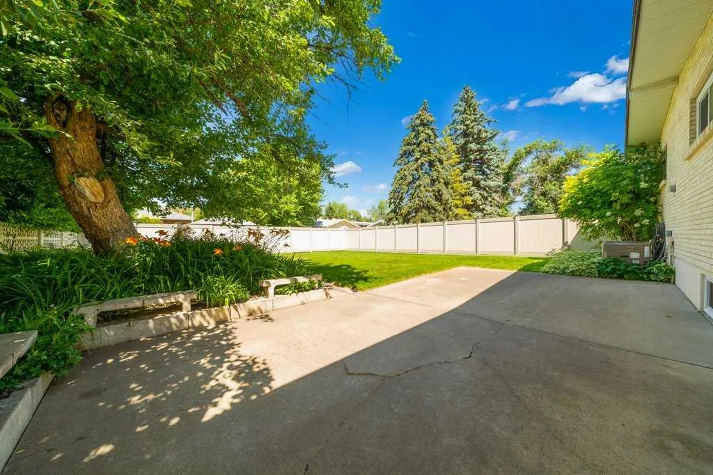 510 1 Street NW Medicine Hat AB T1A 6H8