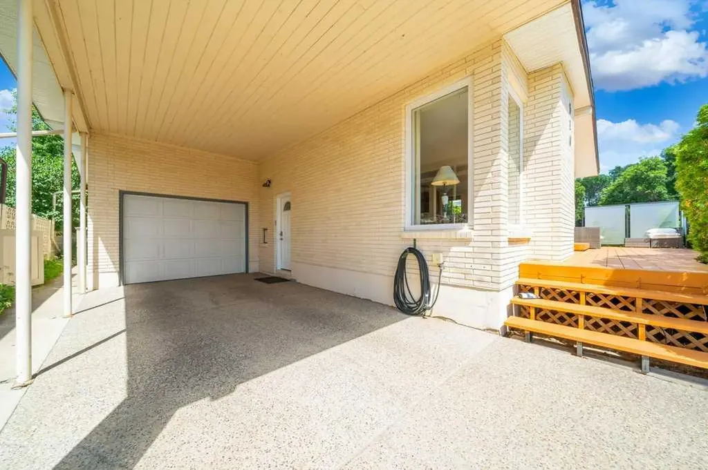 510 1 Street NW Medicine Hat AB T1A 6H8