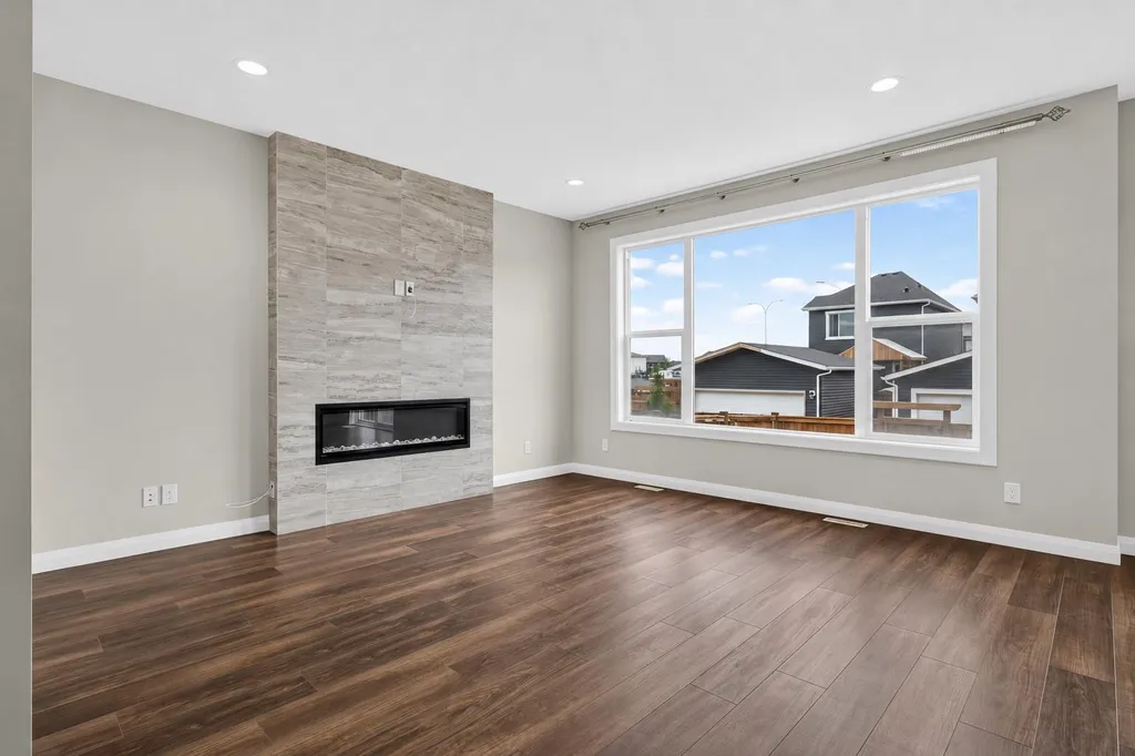62 Evansfield Green NW Calgary AB T3P 1J9