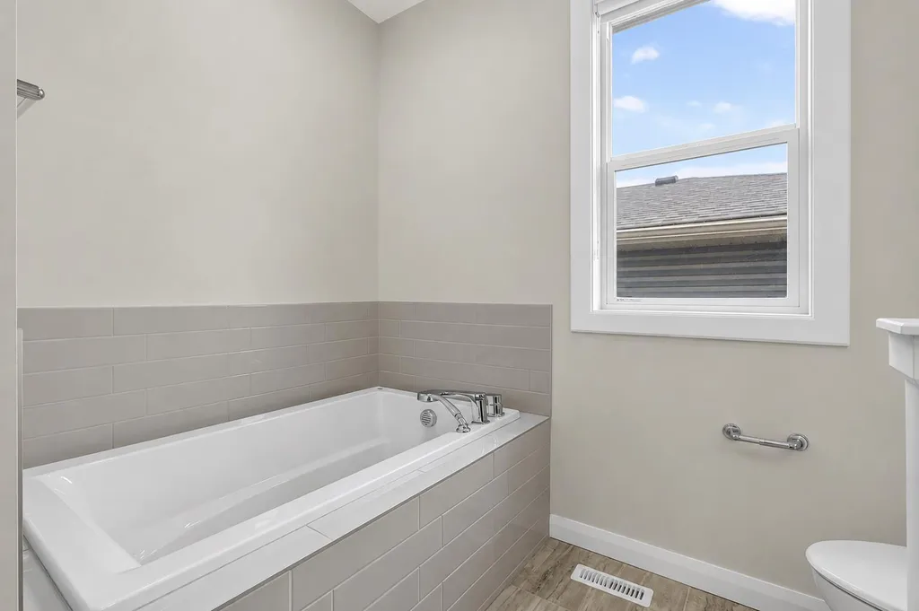 62 Evansfield Green NW Calgary AB T3P 1J9