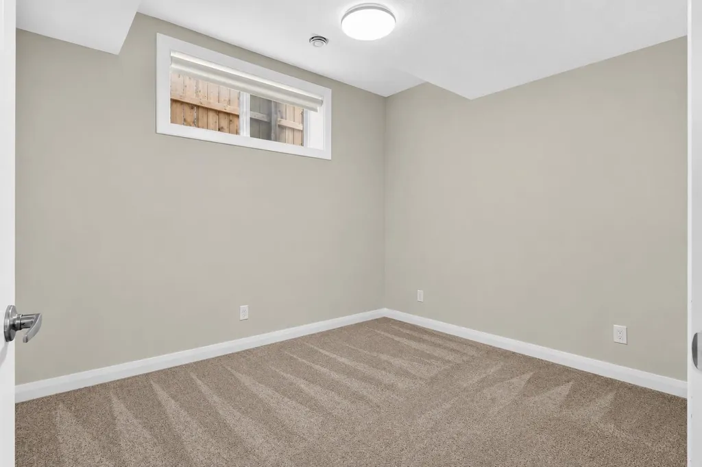62 Evansfield Green NW Calgary AB T3P 1J9