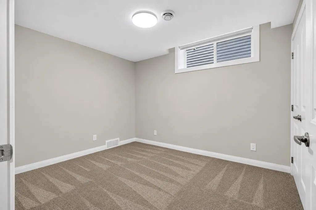 62 Evansfield Green NW Calgary AB T3P 1J9