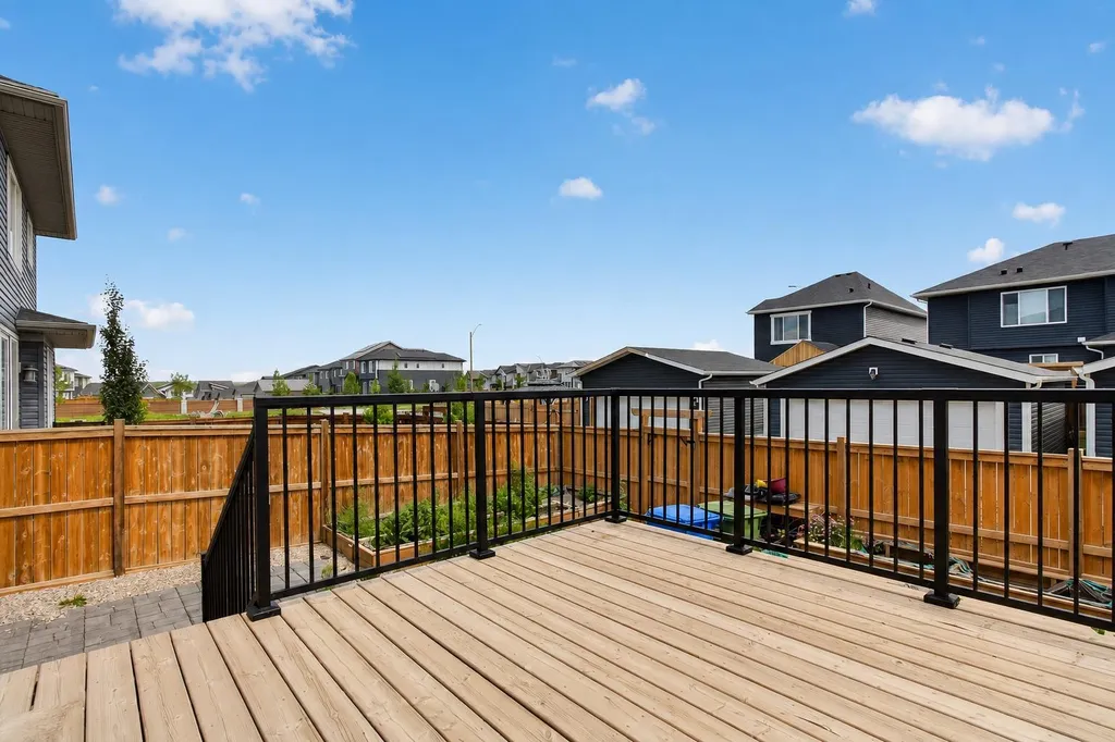 62 Evansfield Green NW Calgary AB T3P 1J9