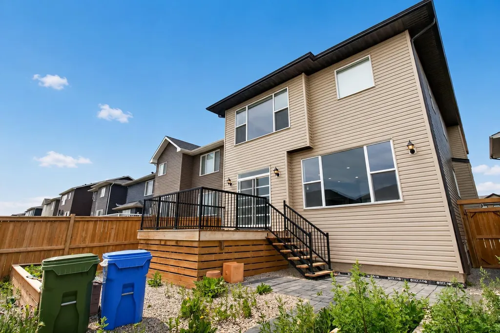 62 Evansfield Green NW Calgary AB T3P 1J9