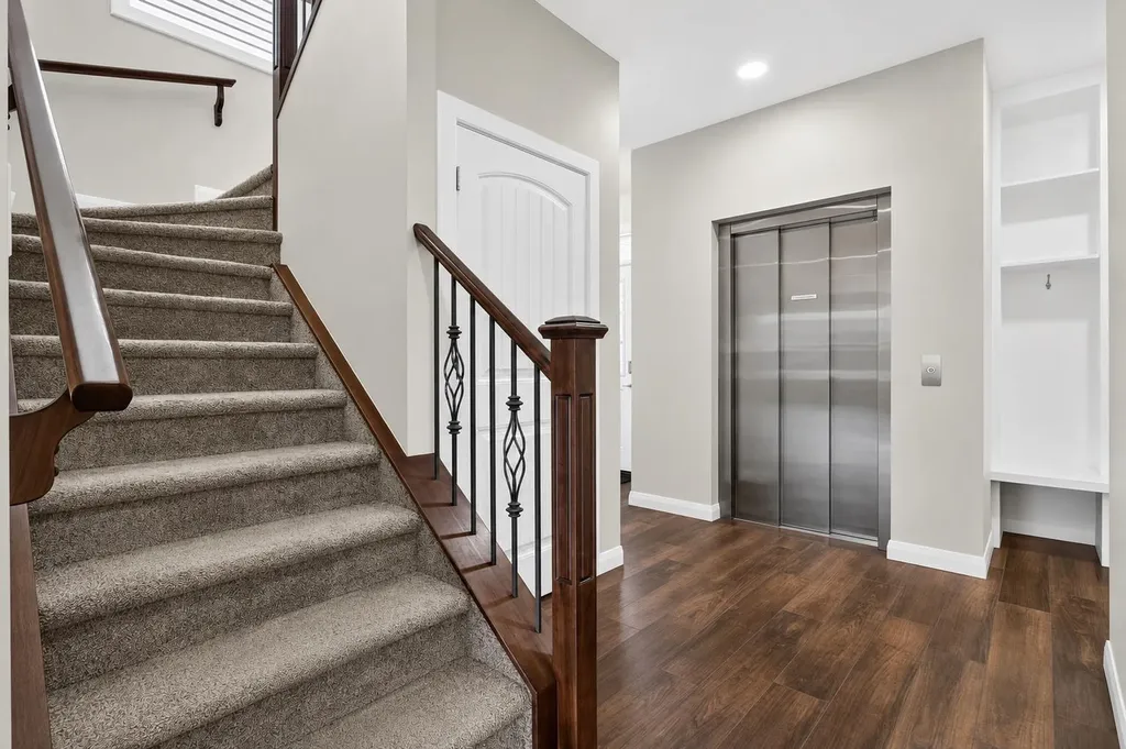 62 Evansfield Green NW Calgary AB T3P 1J9