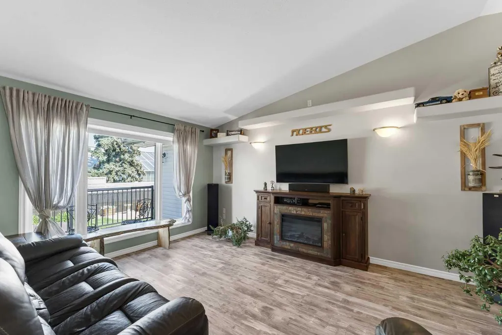 402 Jesmond Place SW Redcliff AB T0J 2P2