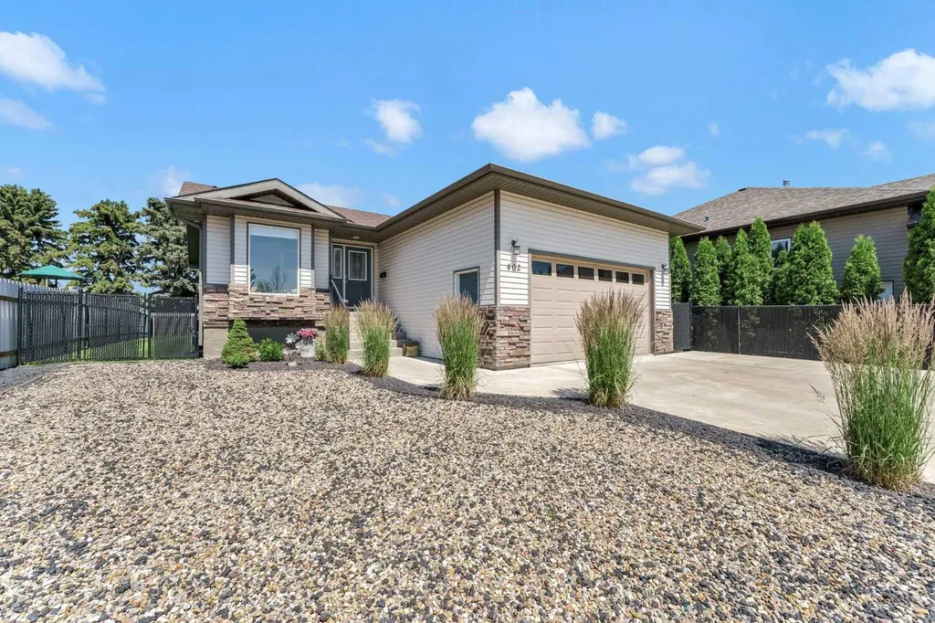 402 Jesmond Place SW Redcliff AB T0J 2P2