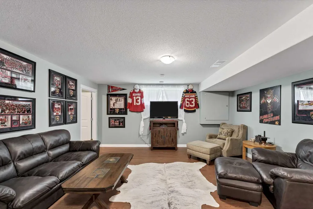 402 Jesmond Place SW Redcliff AB T0J 2P2