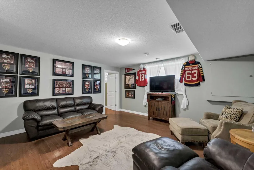 402 Jesmond Place SW Redcliff AB T0J 2P2