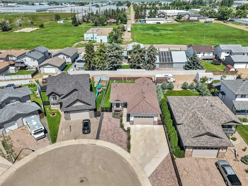 402 Jesmond Place SW Redcliff AB T0J 2P2