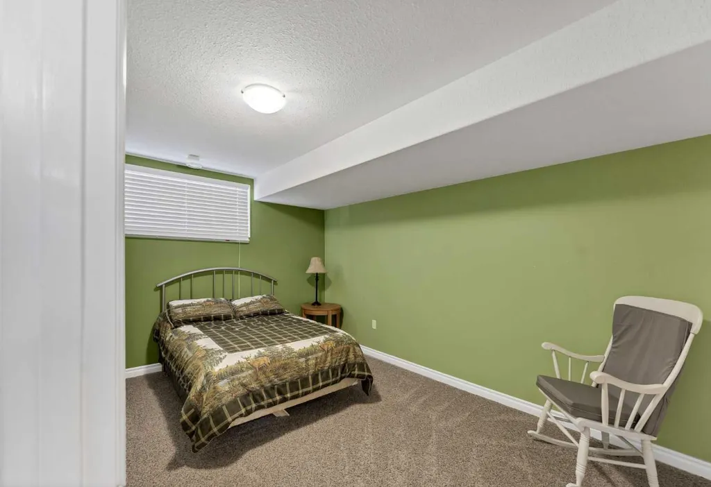 402 Jesmond Place SW Redcliff AB T0J 2P2
