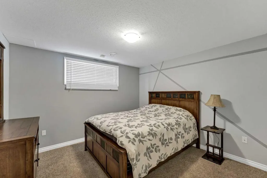 402 Jesmond Place SW Redcliff AB T0J 2P2