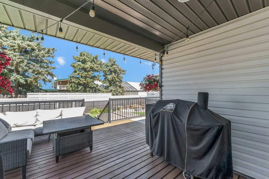 402 Jesmond Place SW Redcliff AB T0J 2P2