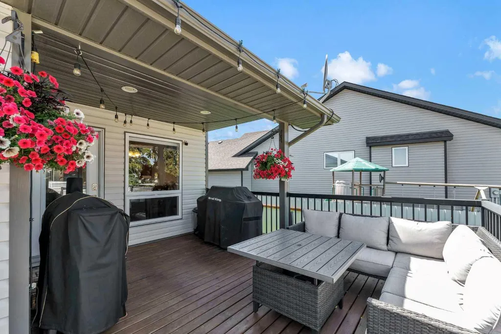 402 Jesmond Place SW Redcliff AB T0J 2P2