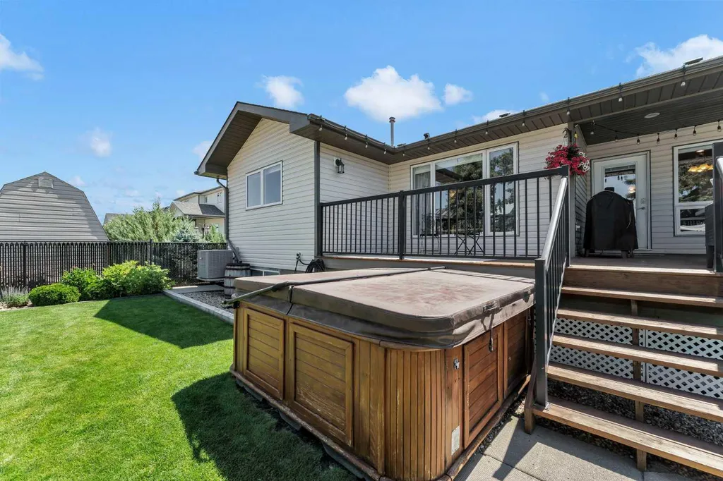 402 Jesmond Place SW Redcliff AB T0J 2P2