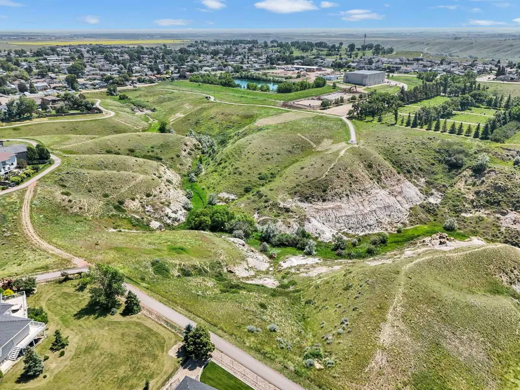 402 Jesmond Place SW Redcliff AB T0J 2P2