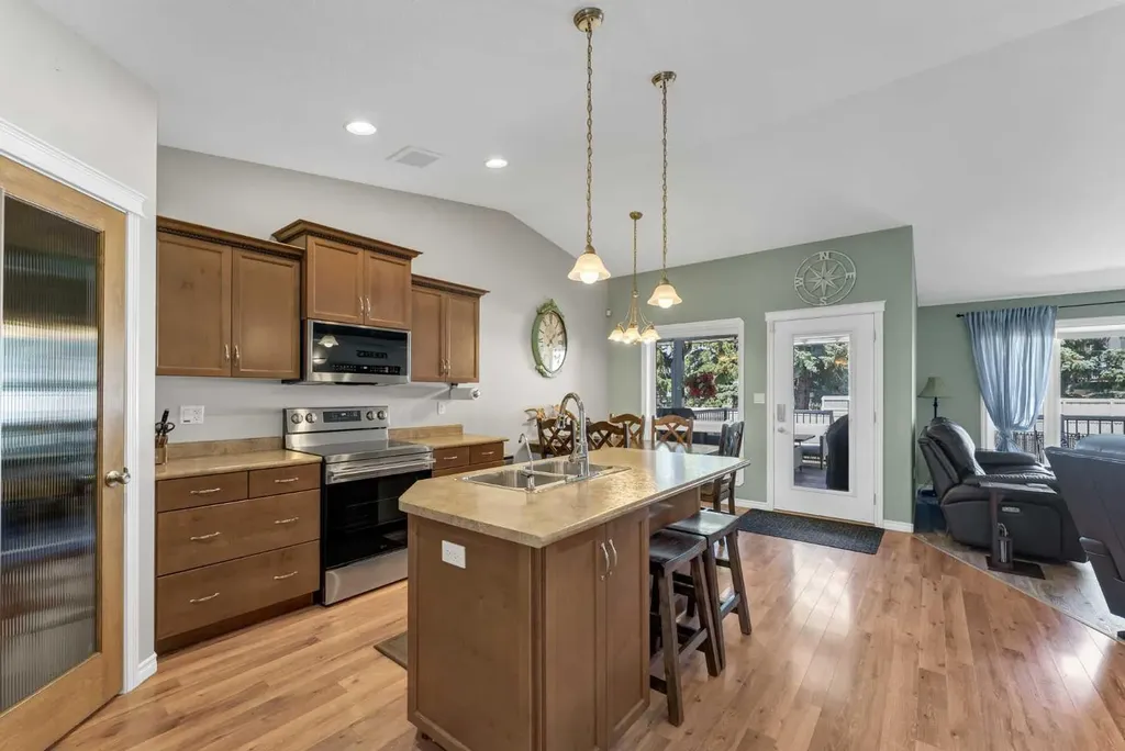 402 Jesmond Place SW Redcliff AB T0J 2P2