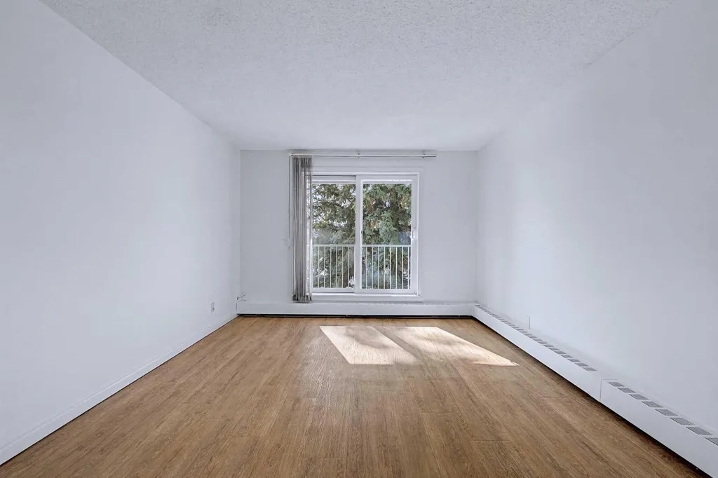 5601 Dalton Drive NW Calgary AB T3A 2E2