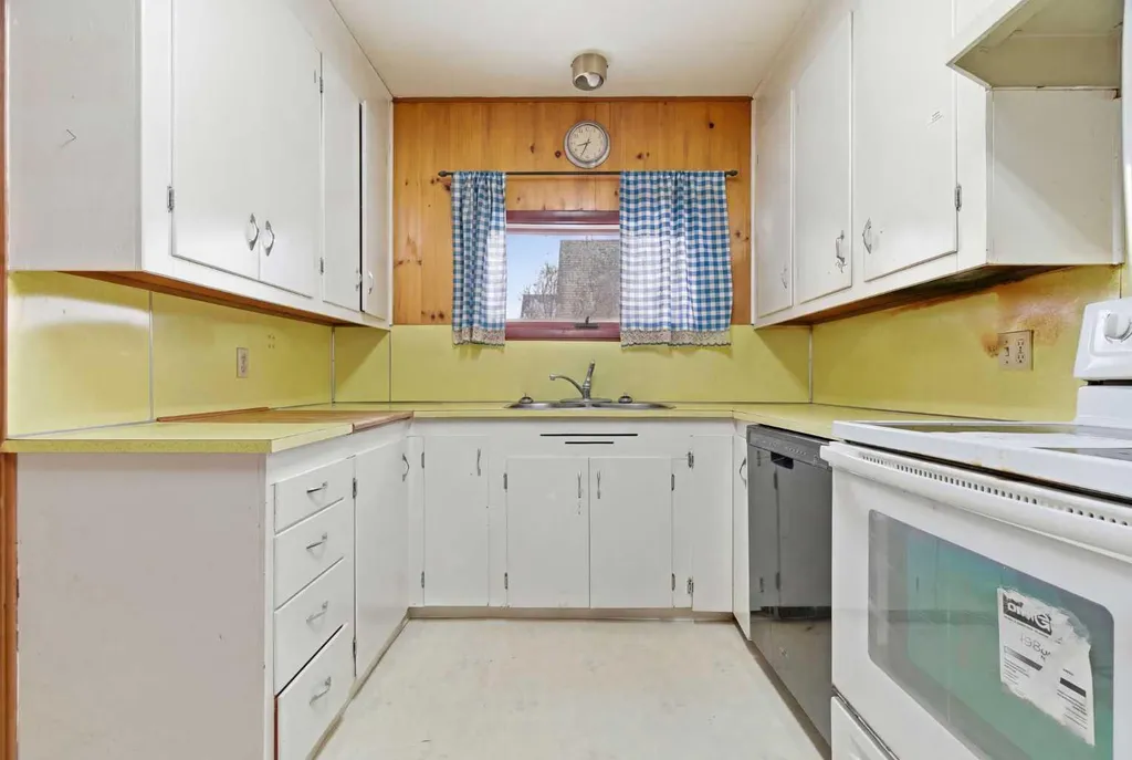 224 1 Street S Vulcan AB T0L2B0