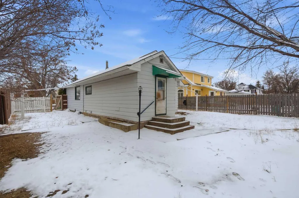 224 1 Street S Vulcan AB T0L2B0