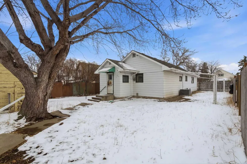 224 1 Street S Vulcan AB T0L2B0