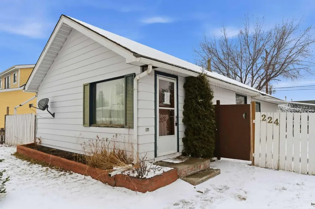 224 1 Street S Vulcan AB T0L2B0