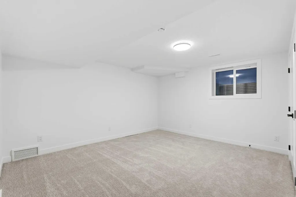 4904 Valiant Drive NW Calgary AB T3A 1X2