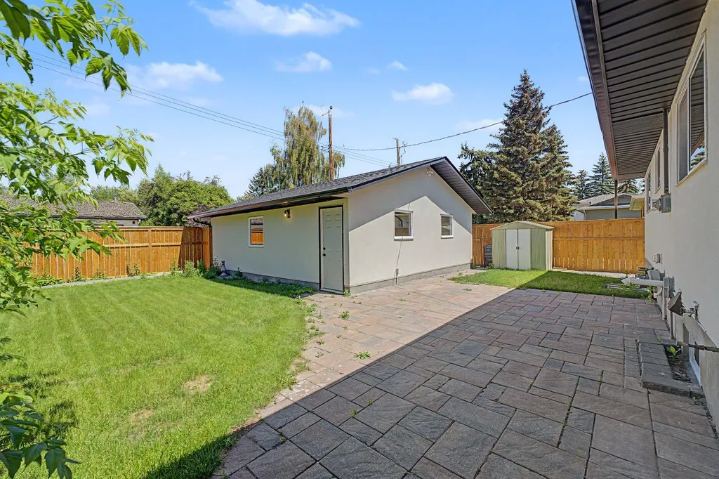 4904 Valiant Drive NW Calgary AB T3A 1X2