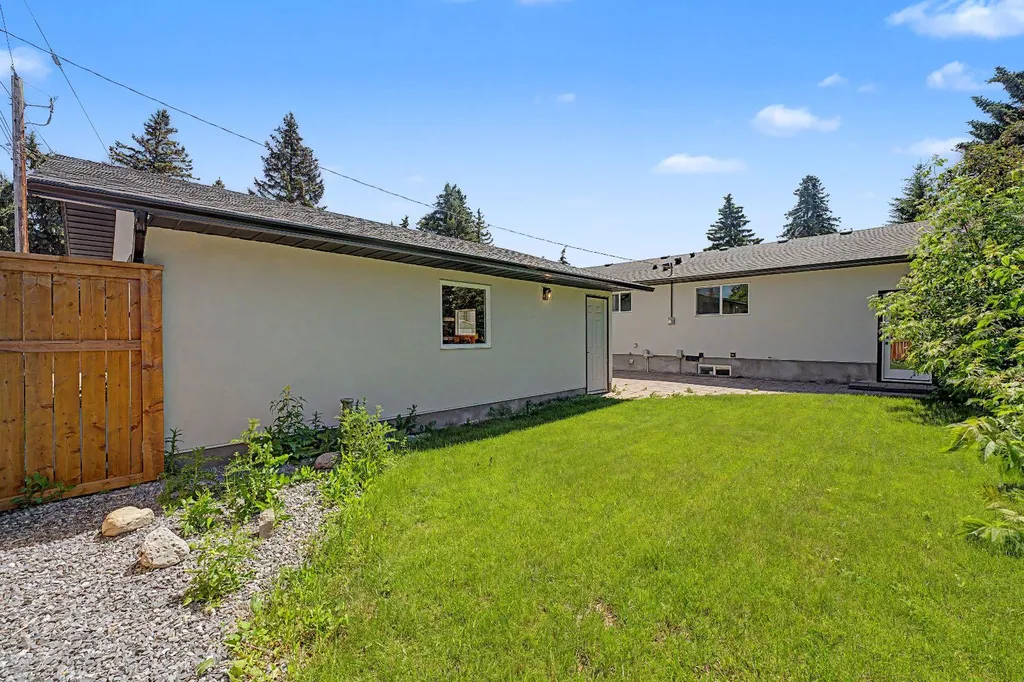 4904 Valiant Drive NW Calgary AB T3A 1X2