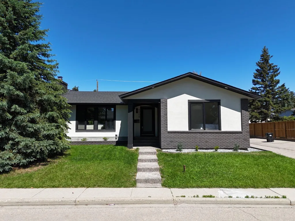 4904 Valiant Drive NW Calgary AB T3A 1X2