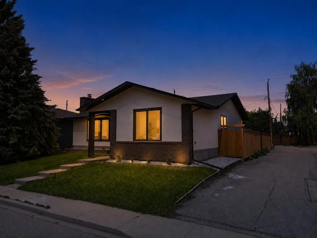 4904 Valiant Drive NW Calgary AB T3A 1X2