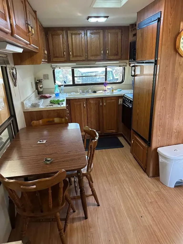 200 4 Avenue SW Sundre AB T0M 1X0