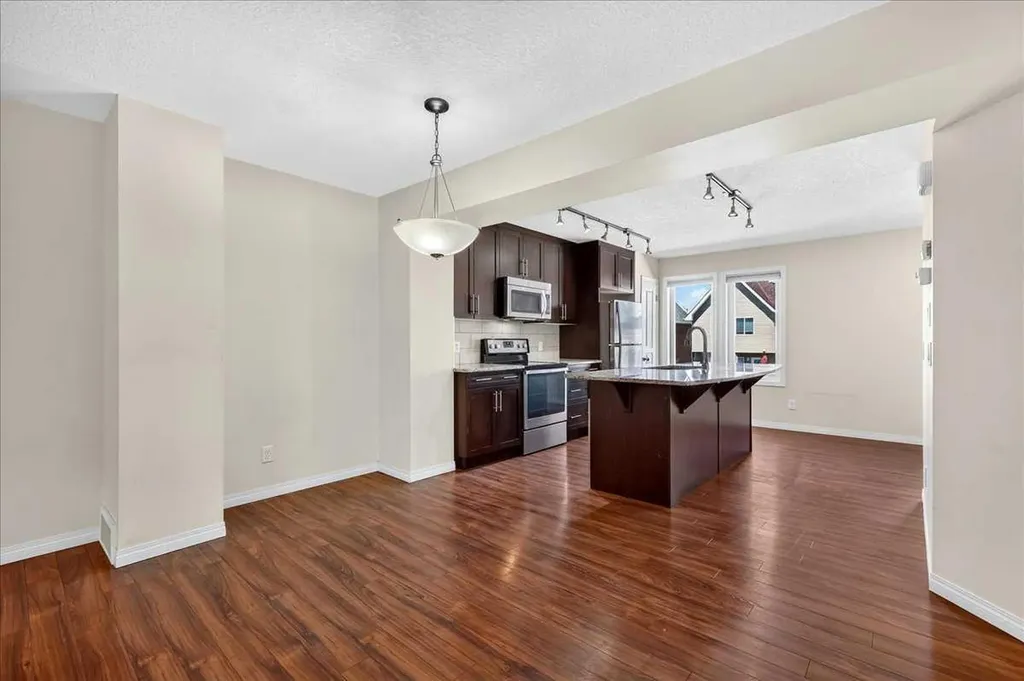 604 Auburn Bay Square SE Calgary AB T3M 0Y9