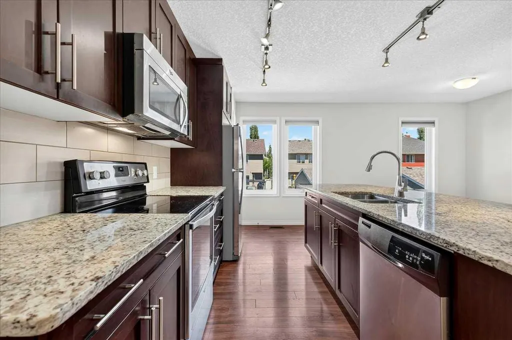 604 Auburn Bay Square SE Calgary AB T3M 0Y9