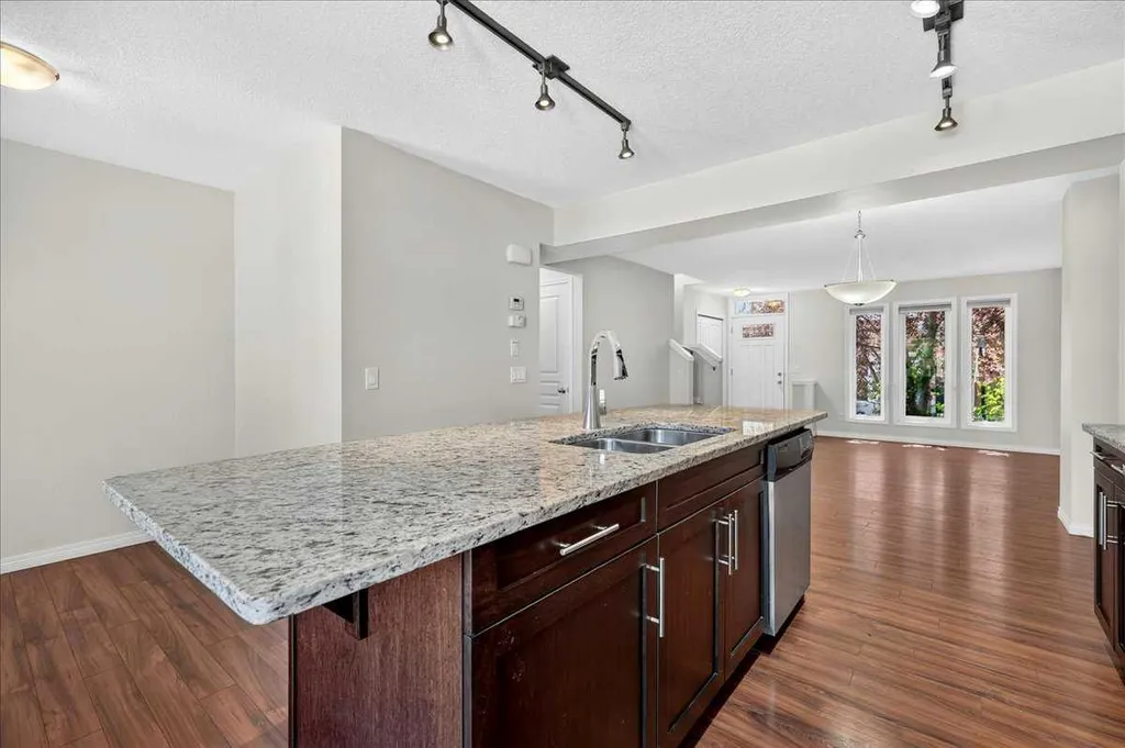 604 Auburn Bay Square SE Calgary AB T3M 0Y9