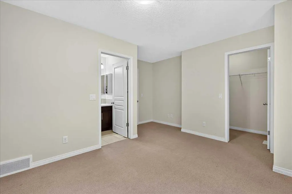604 Auburn Bay Square SE Calgary AB T3M 0Y9